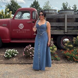 Meet your Posher, Aybra